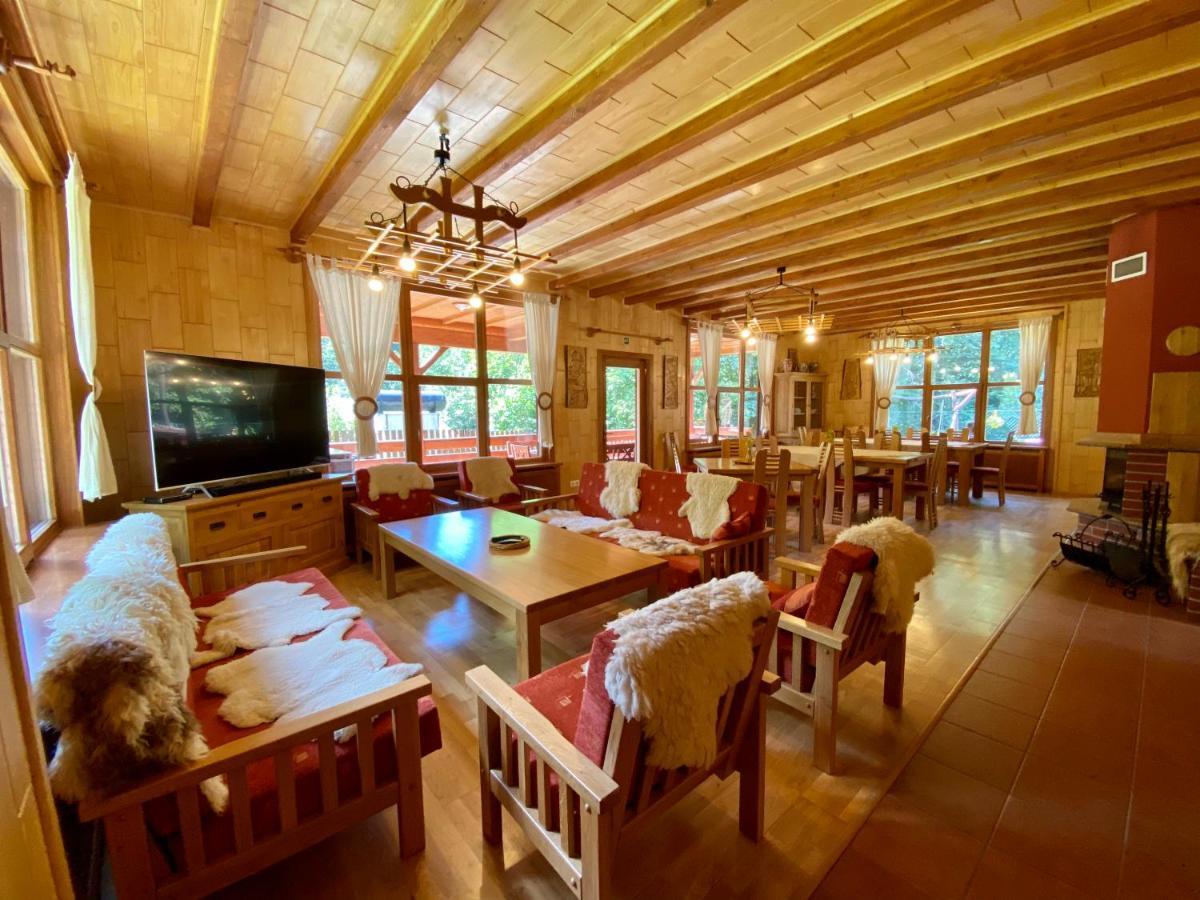 Platan Vendeghaz Villa Izvoare  Buitenkant foto